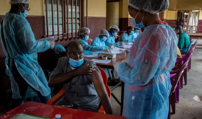 إيبولا كورونا تلقيح لقاح إفريقيا